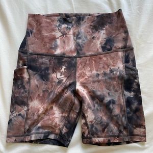 Lululemon align shorts 6” size 6 with pockets